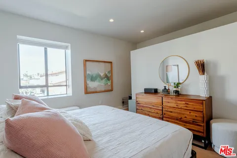 $1,468,000 | 5014 Rosewood Avenue, Los Angeles, CA 90004