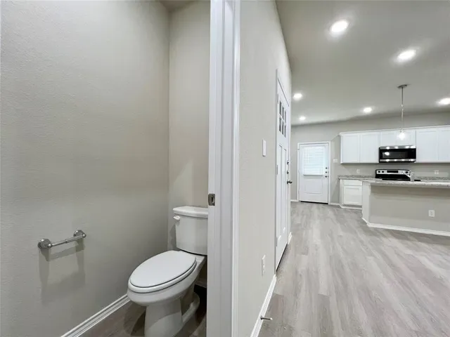 $1,995 | 3501 East Renfro Street, Unit 605, Burleson, TX 76028