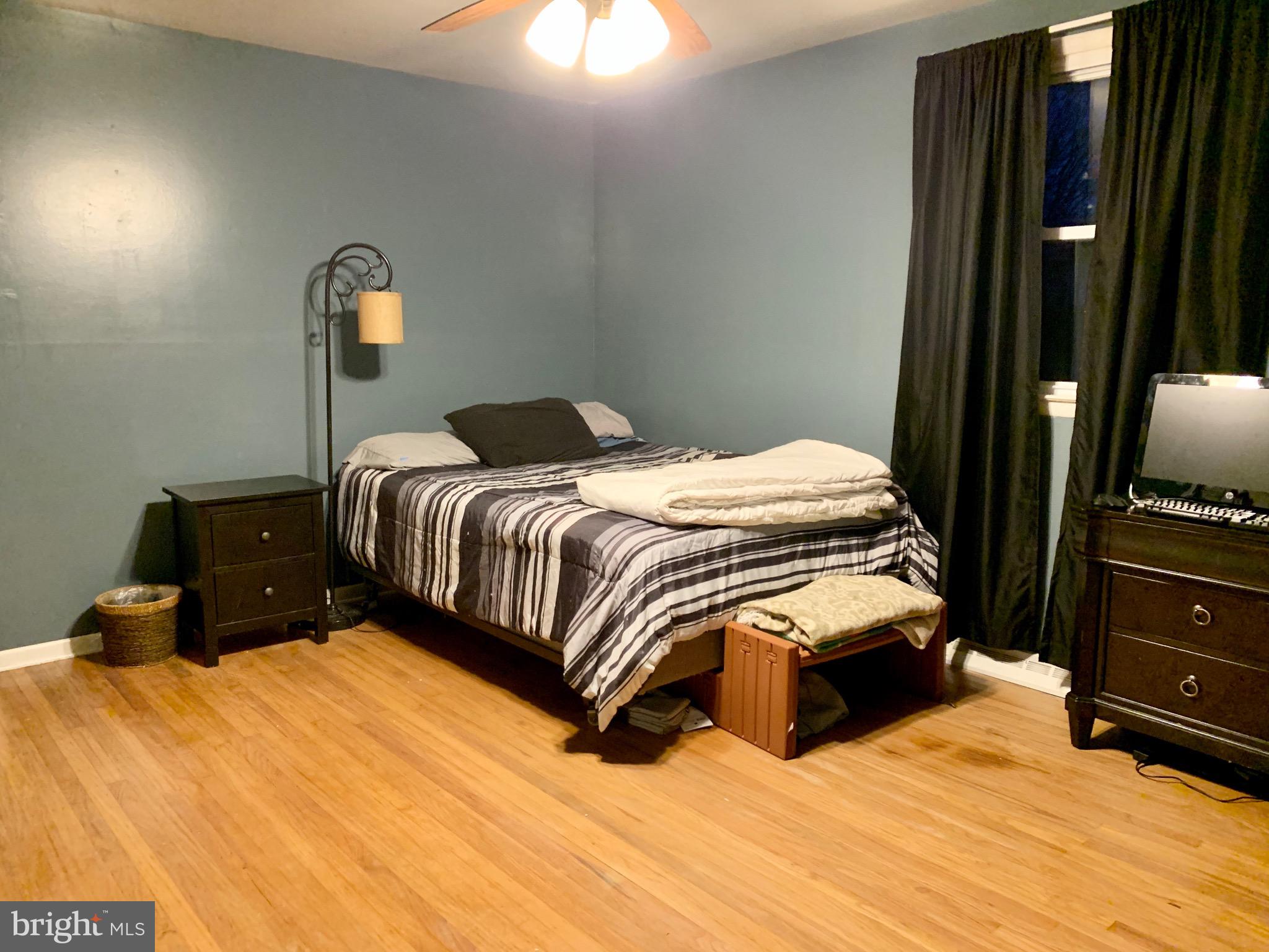 17 Fort Donelson Road Pennsville, NJ 08070 - Photo 13 of 24 master bedroom w/hardwood floors