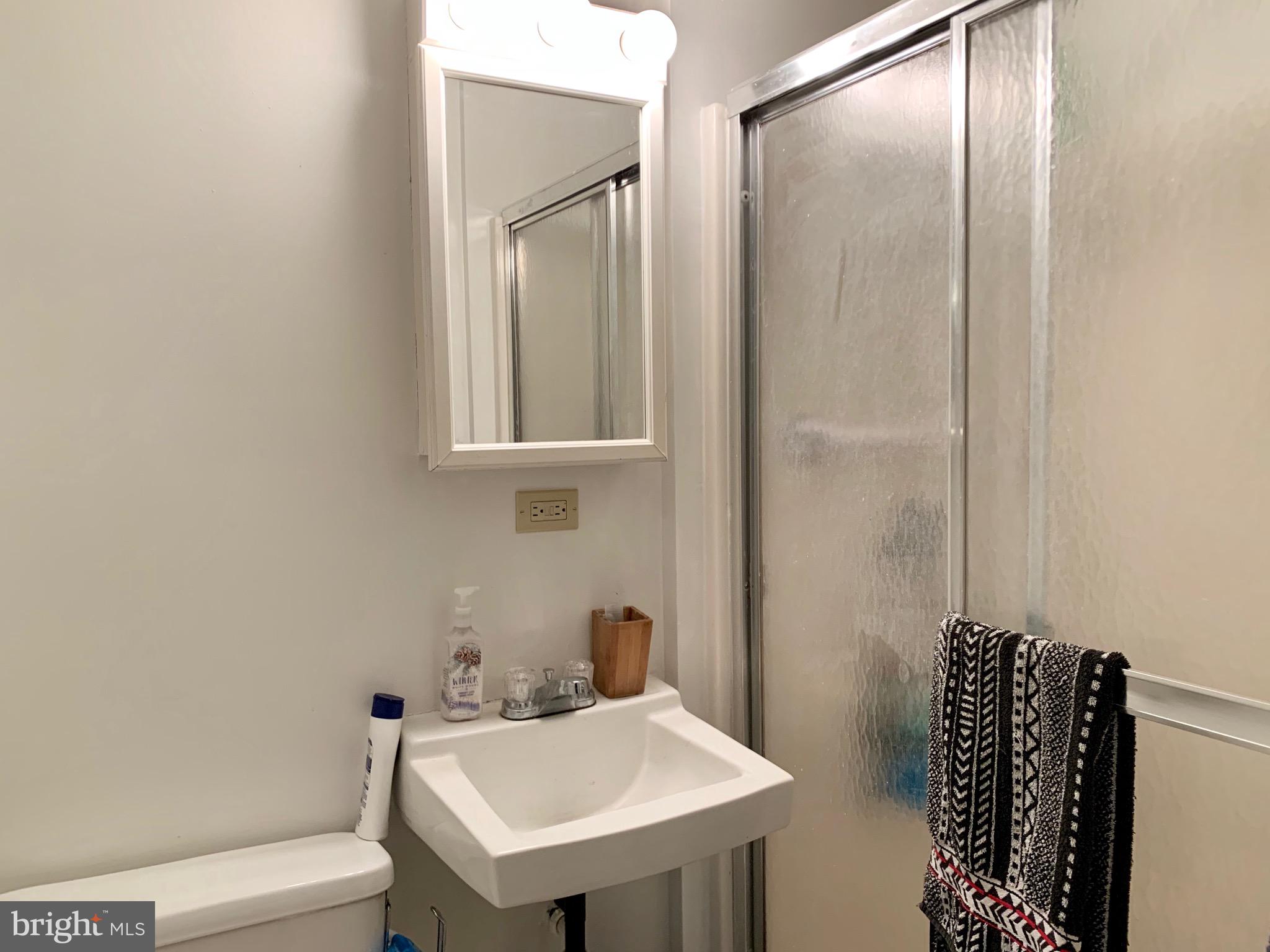 17 Fort Donelson Road Pennsville, NJ 08070 - Photo 14 of 24 master bath