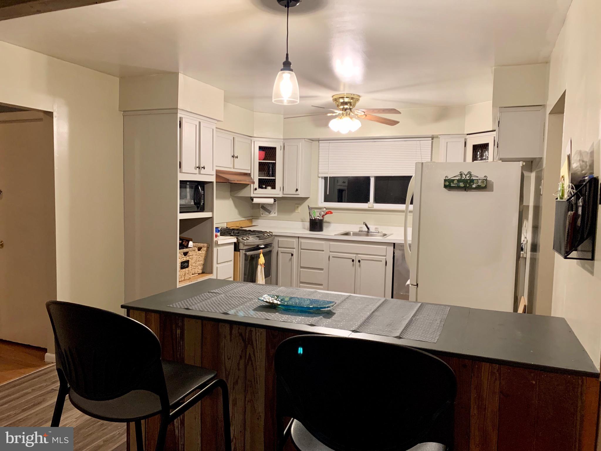 17 Fort Donelson Road Pennsville, NJ 08070 - Photo 8 of 24 dining open to kitchen