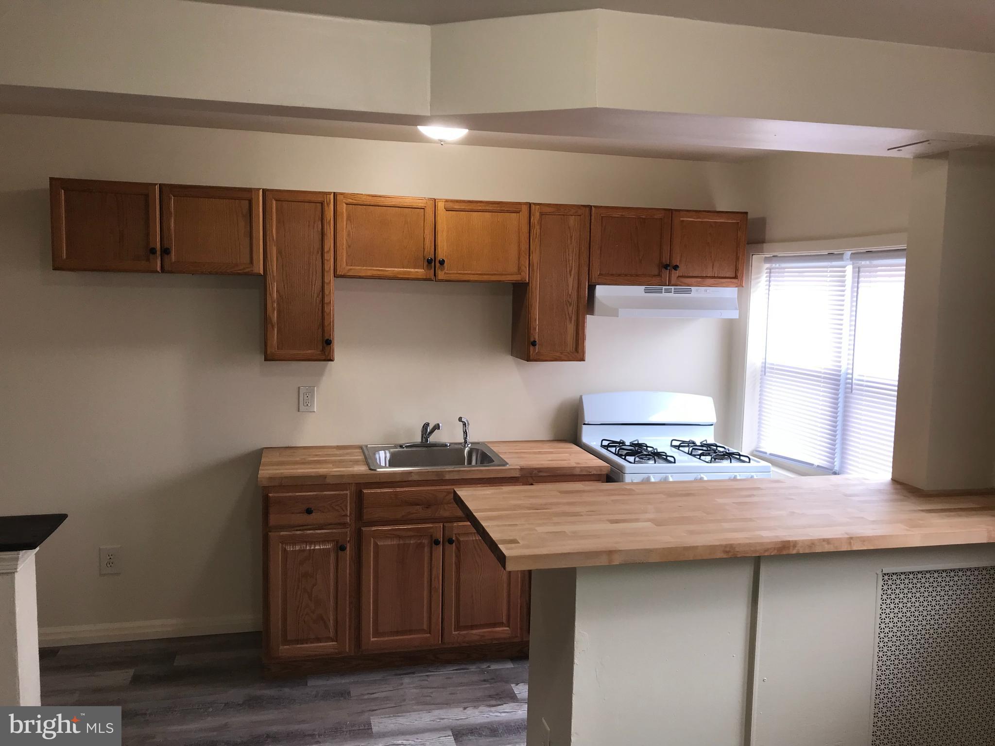 7037 Radbourne Road Upper Darby, PA 19082 - Photo 4 of 22