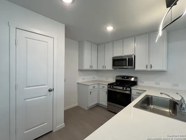 $1,350 | 6746 Pumice Place, Elmendorf, TX 78112