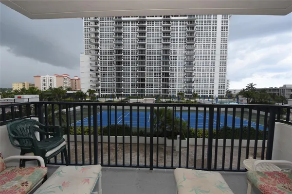 $2,500 | 525 North Ocean Boulevard, Unit 522, Pompano Beach, FL 33062