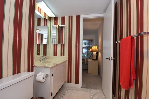 $2,500 | 525 North Ocean Boulevard, Unit 522, Pompano Beach, FL 33062