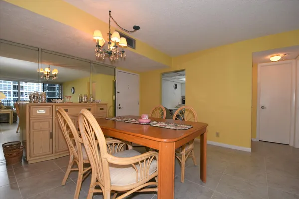 $2,500 | 525 North Ocean Boulevard, Unit 522, Pompano Beach, FL 33062