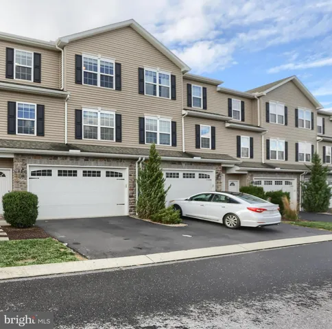 $2,400 | 813 Spring Rock Court, Mechanicsburg, PA 17055