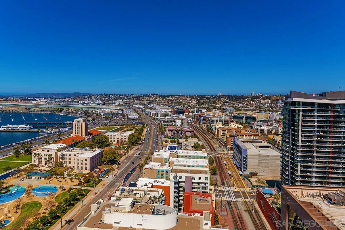 1325 Pacific Highway, Unit 2705 San Diego, CA 92101 - Photo 31 of 59 a view of a city