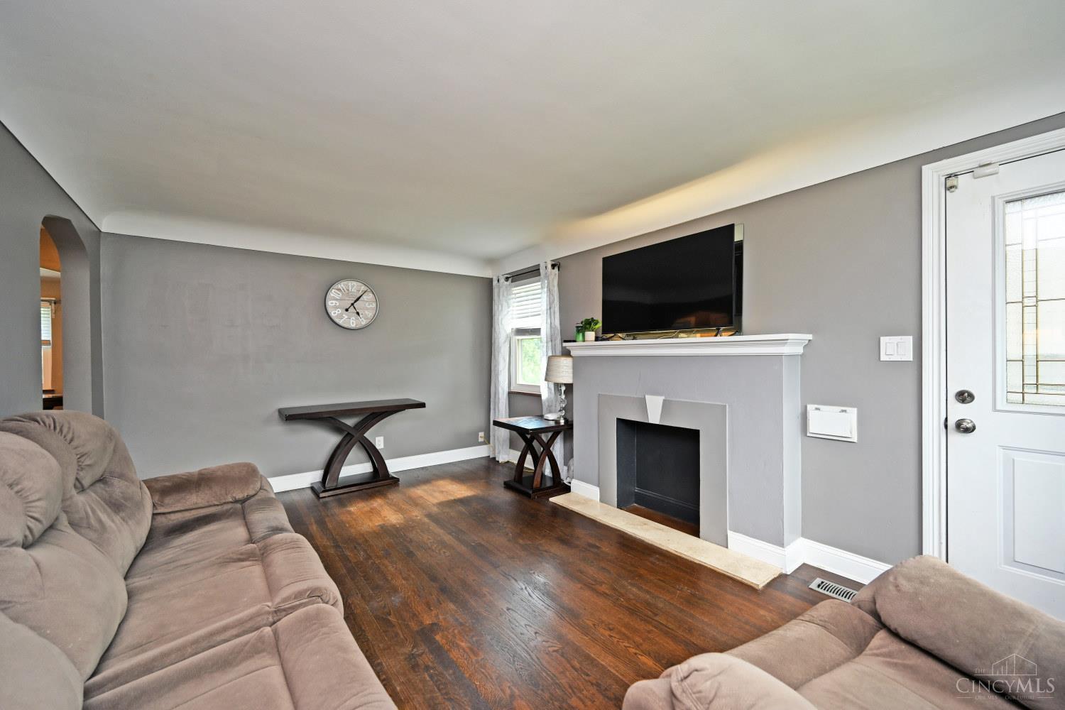 4339 Harding Avenue Cheviot, OH 45211 - Photo 4 of 19