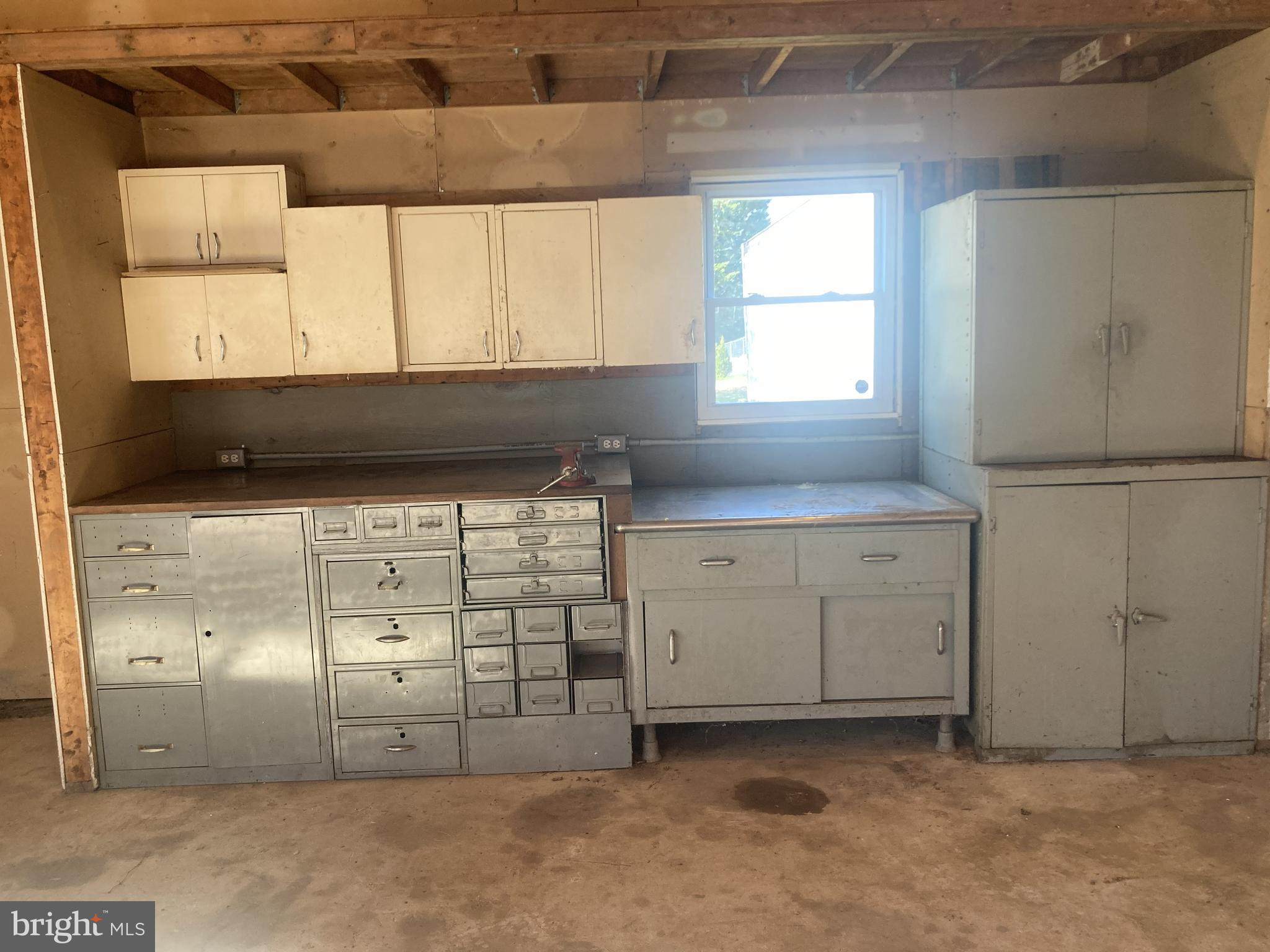 3624 Kemptown Church Road Monrovia, MD 21770 - Photo 19 of 80 Work bench and storage in detached garage/workshop