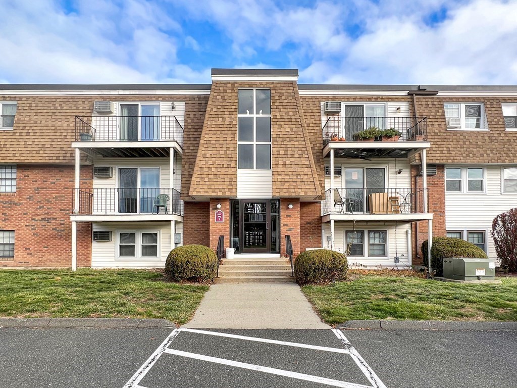 80 Damon Road, Unit 7110 Northampton, MA 01060 - Photo 1 of 20 Gallery Image 1