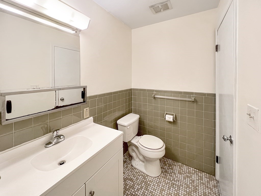 80 Damon Road, Unit 7110 Northampton, MA 01060 - Photo 16 of 20 Gallery Image 16