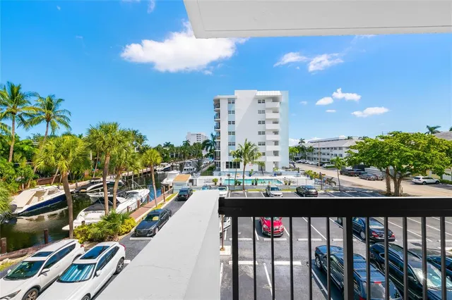 $375,000 | 4800 Bayview Drive, Unit 306, Fort Lauderdale, FL 33308