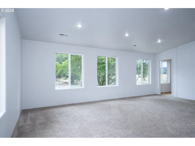 $549,000 | 485 Brown Street, Glide, OR 97443