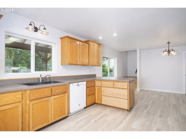 $549,000 | 485 Brown Street, Glide, OR 97443