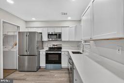 2006 Headlands Circle Reston, VA 20191 - Photo 4 of 15