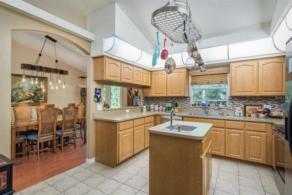 7182 Griffin Road Brooksville, FL 34601 - Photo 14 of 29
