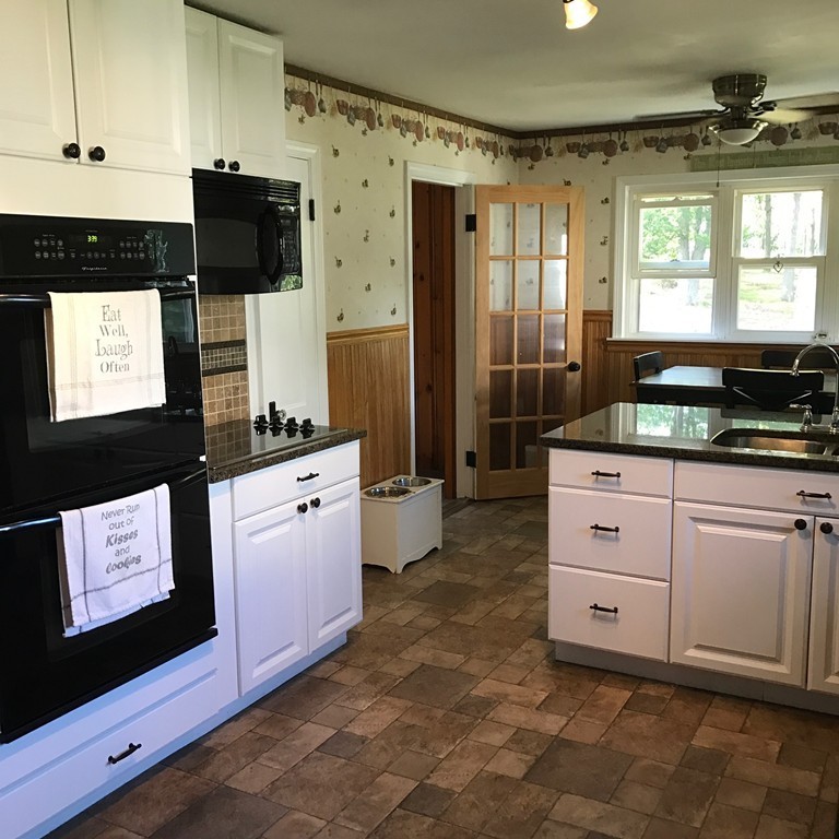 324 Oak Street Clinton, MA 01510 - Photo 12 of 30 Gallery Image 12