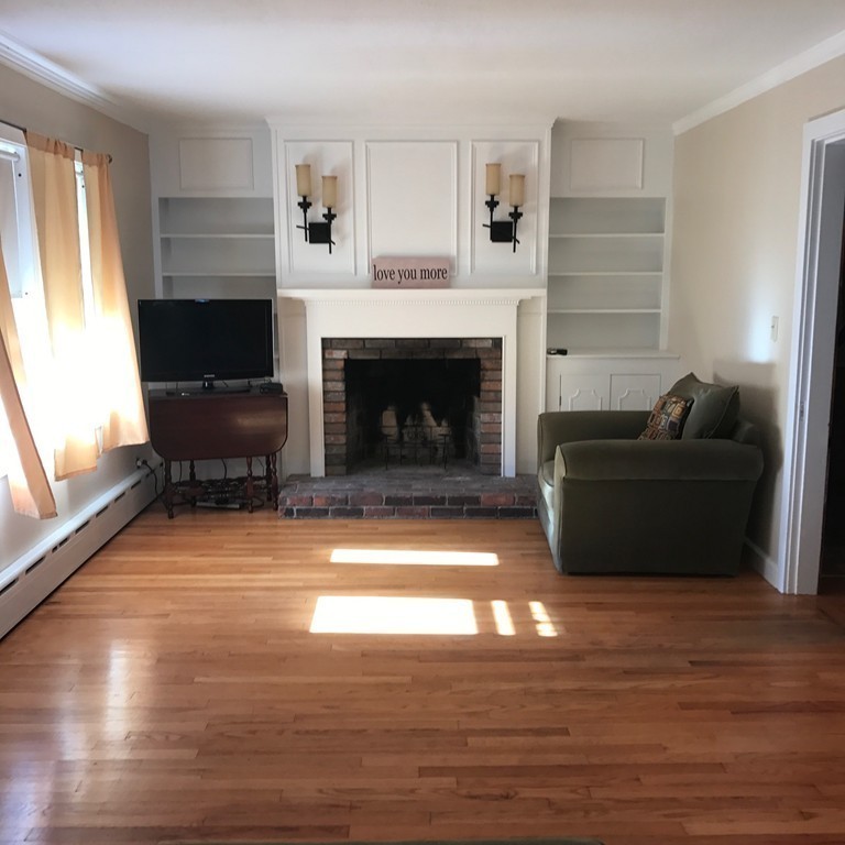 324 Oak Street Clinton, MA 01510 - Photo 8 of 30 Gallery Image 8