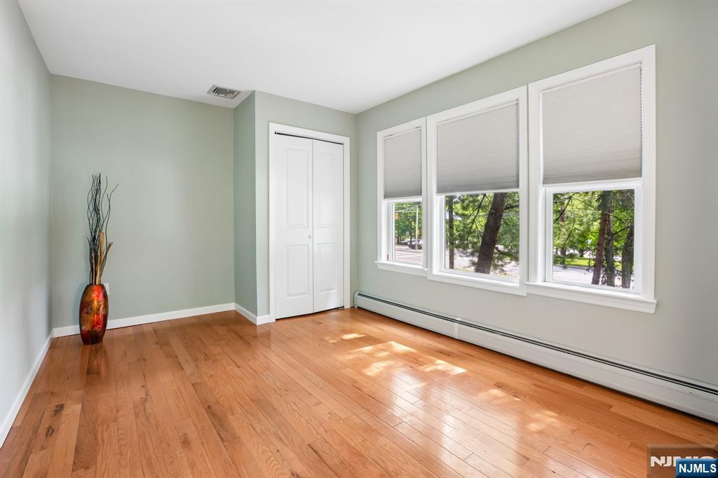 757 Kinderkamack Road Oradell, NJ 07649 - Photo 30 of 50