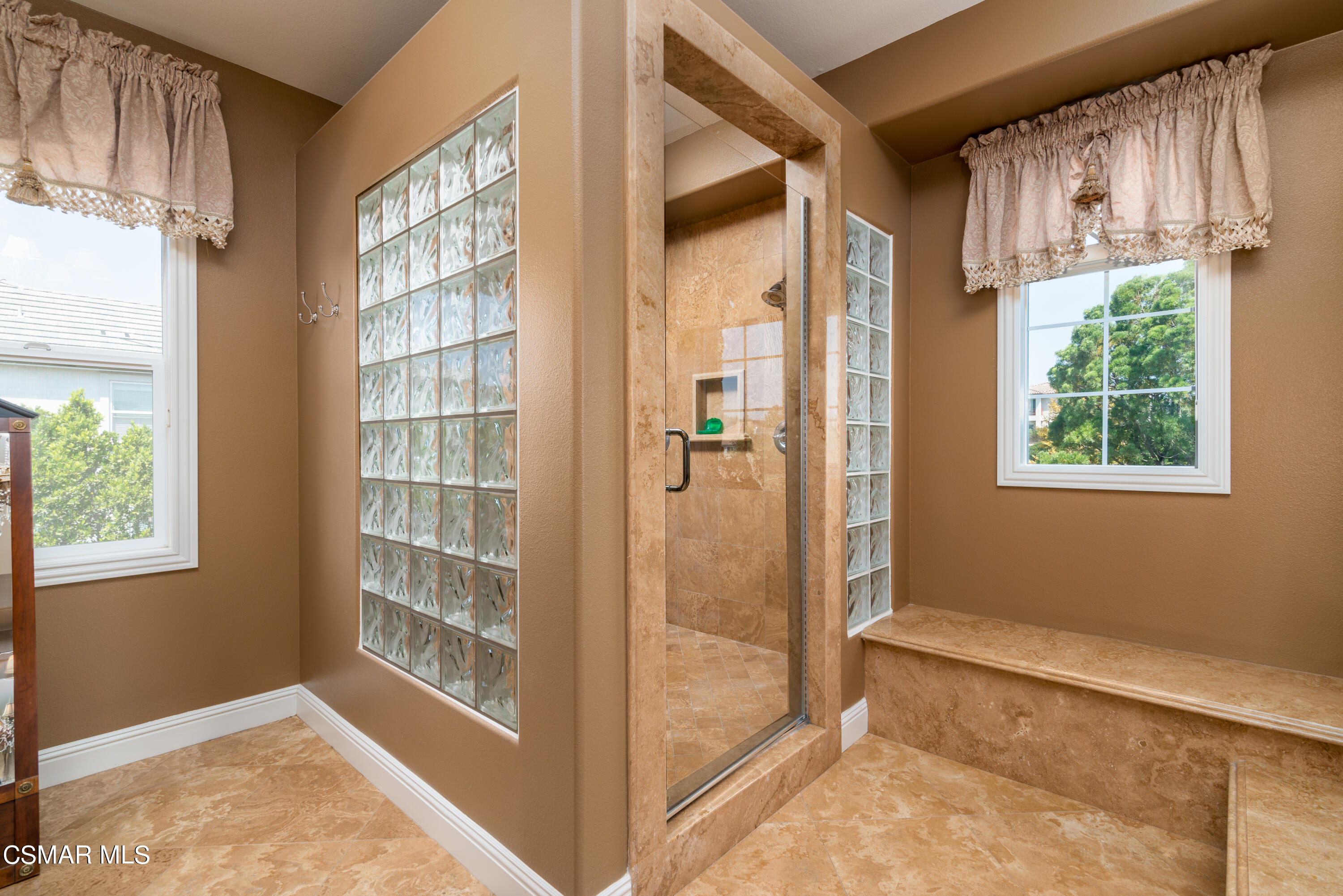 12442 Nelson Road Moorpark, CA 93021 - Photo 60 of 83 an empty room with windows
