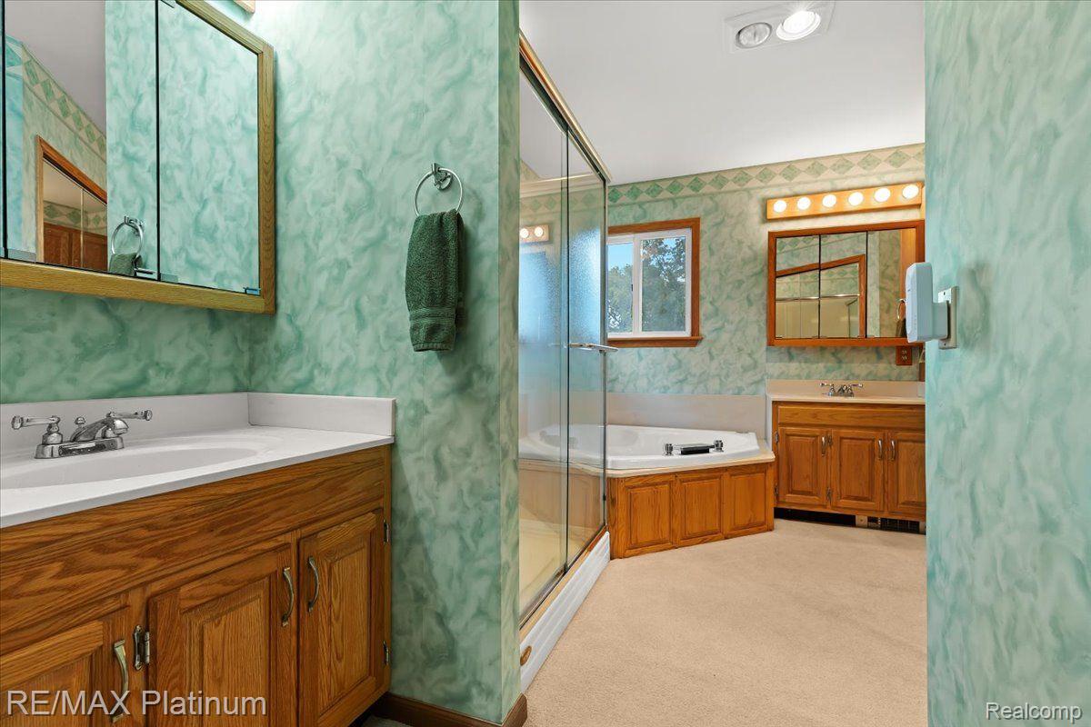 2606 Sexton Road Howell, MI 48843 - Photo 33 of 43 Desirable two separate vanities.