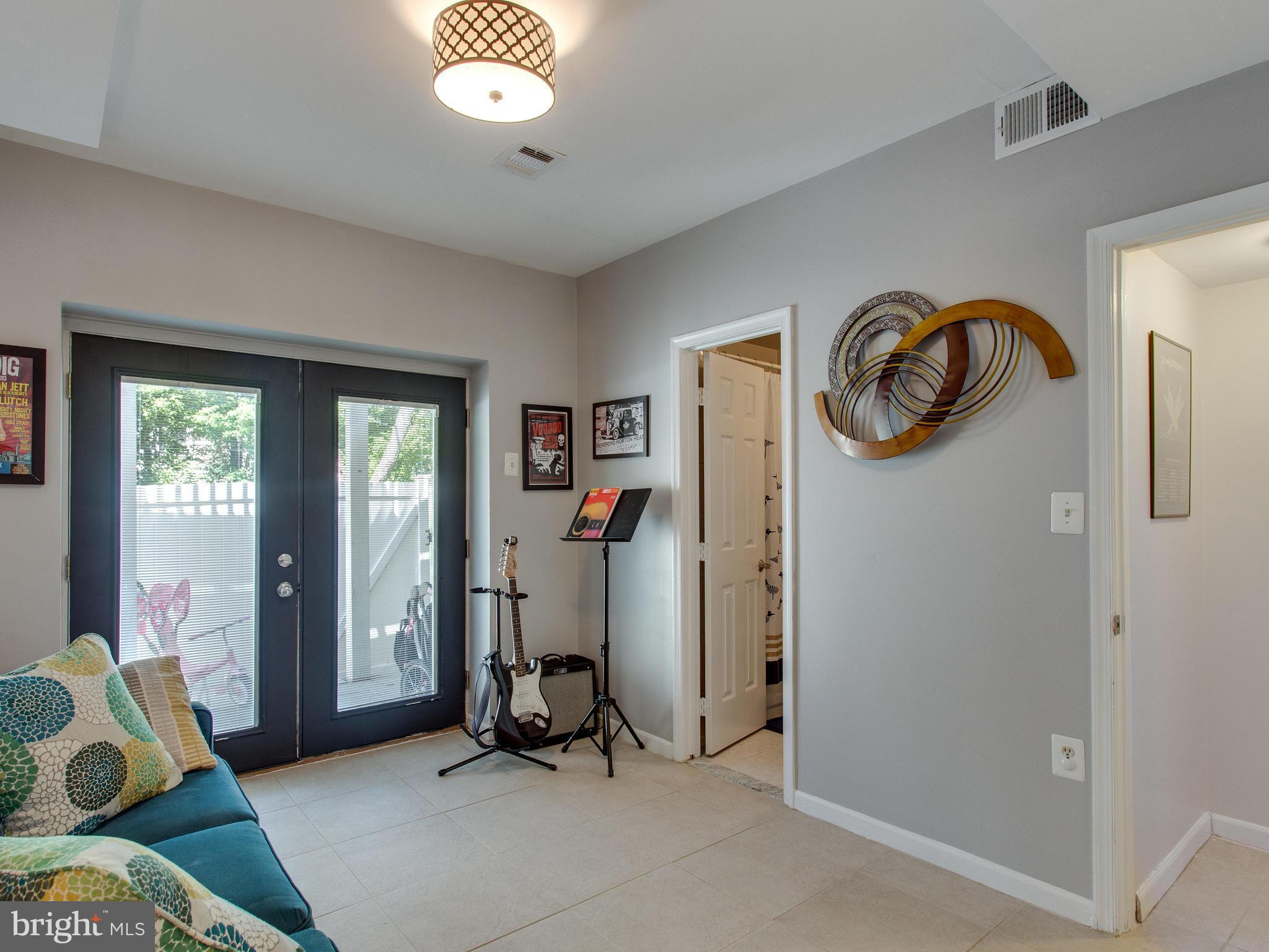 126 East Glebe Road Alexandria, VA 22305 - Photo 22 of 26 Master 3 with Walkout to back patio area