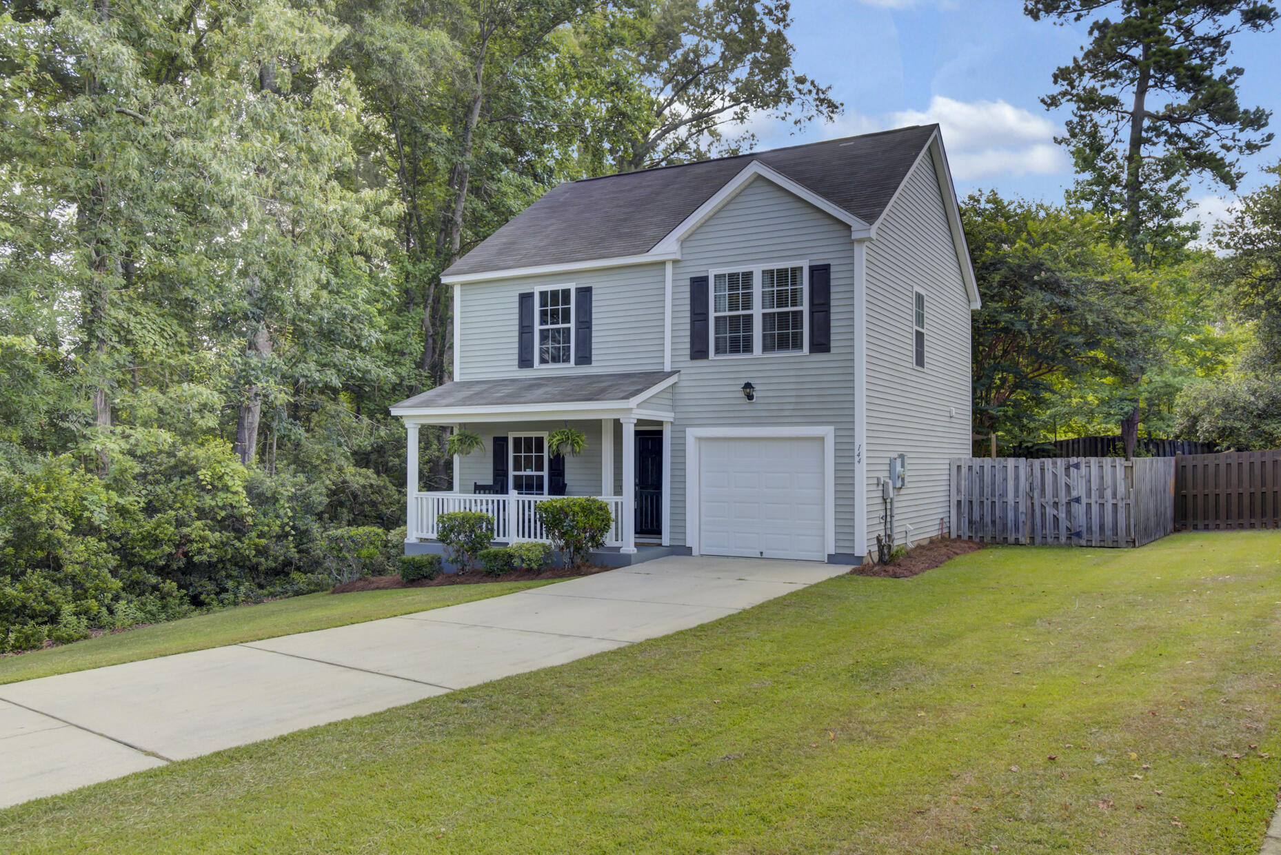 144 Malibu Road Summerville, SC 29483 - Photo 2 of 17 (3)