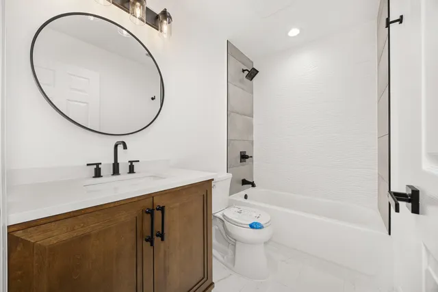 $299,999 | 813 Audrey Avenue, Joliet, IL 60436