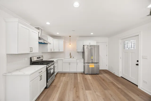 $299,999 | 813 Audrey Avenue, Joliet, IL 60436