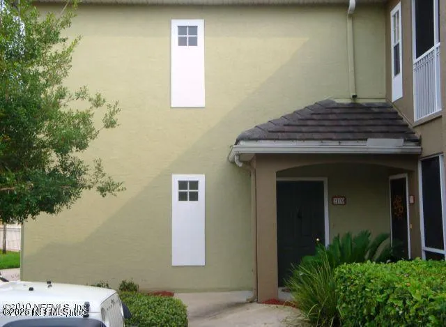 a view of a entryway of the house