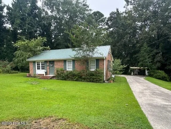 $150,000 | 407 Woodlawn Drive, Williamston, NC 27892