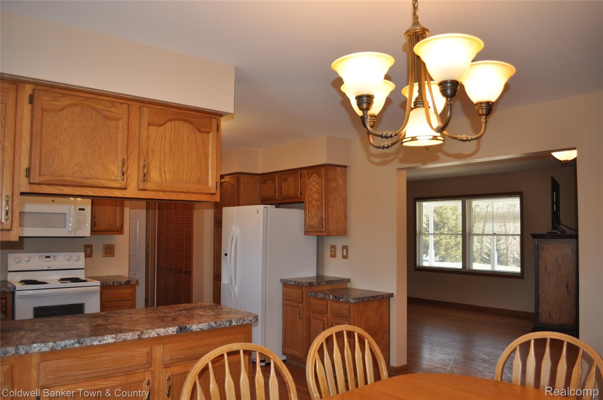 6798 Farley Road Pinckney, MI 48169 - Photo 8 of 47 DSC_0335.JPG