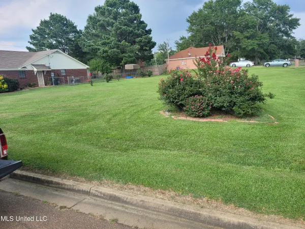 $14,000 | 700 Wayne Drive, Canton, MS 39046
