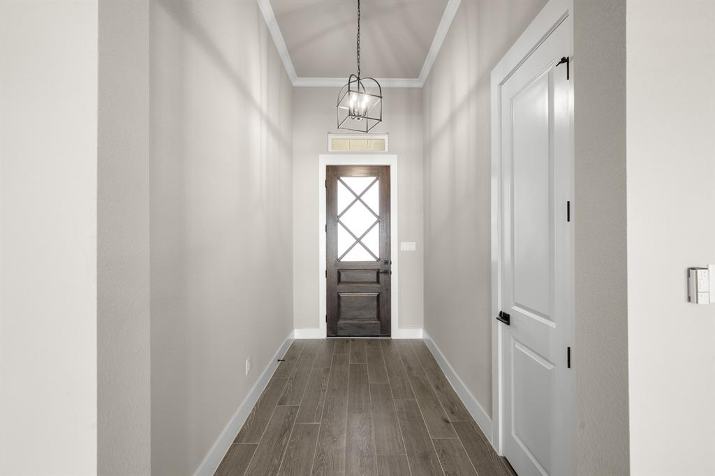 133 Blackstar Lane Decatur, TX 76234 - Photo 7 of 28 133 Blackstar- Entry-1