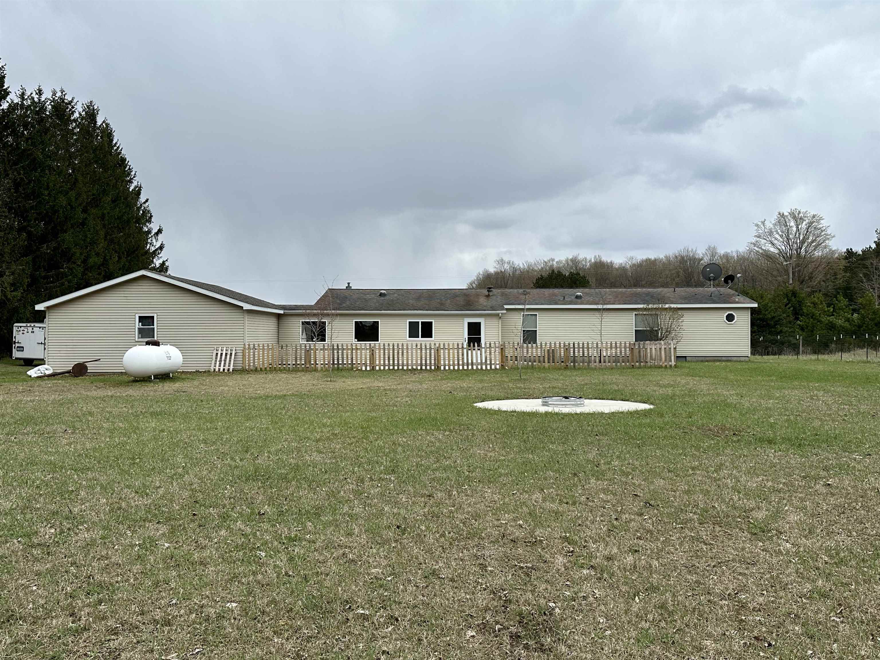 5507 East 28 Road Cadillac, MI 49601 - Photo 4 of 18