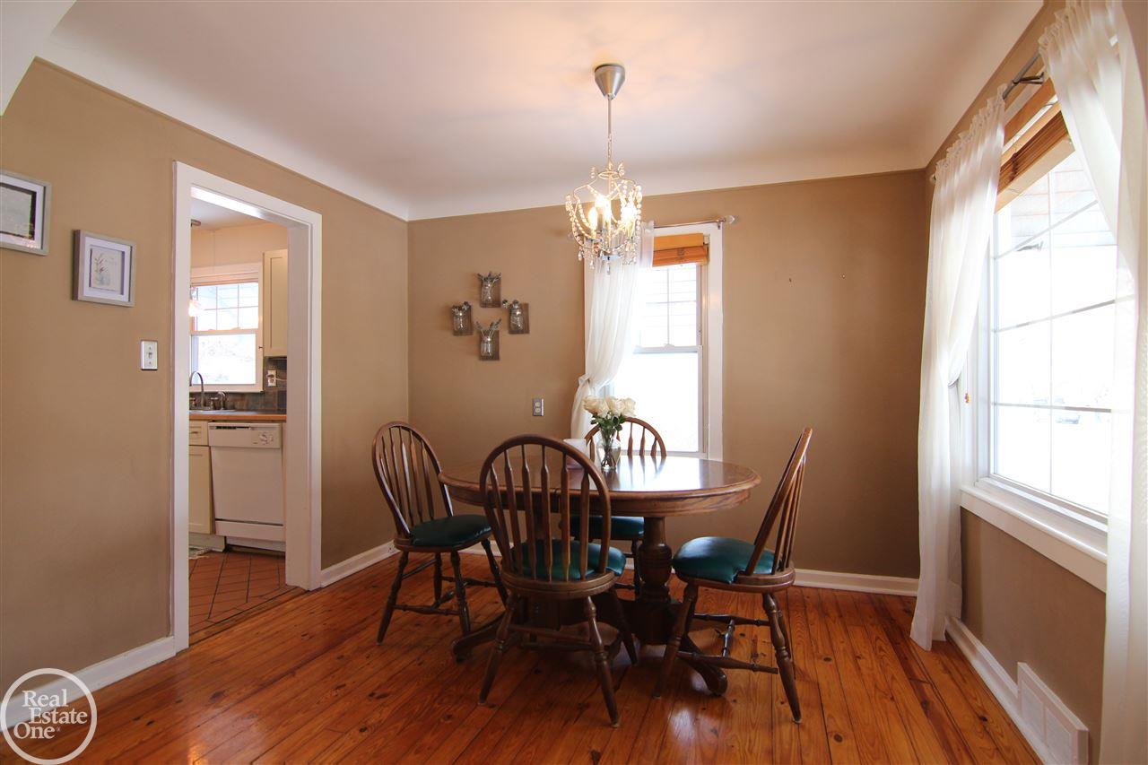 423 Stratford Road Ferndale, MI 48220 - Photo 10 of 24 50006968-9.JPG