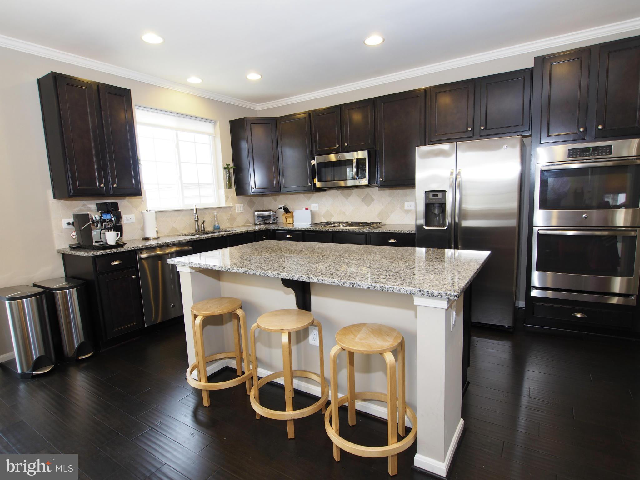 25626 Pleasant Valley Road Chantilly, VA 20152 - Photo 2 of 29 Gourmet Kitchen with Island, Granite Counters