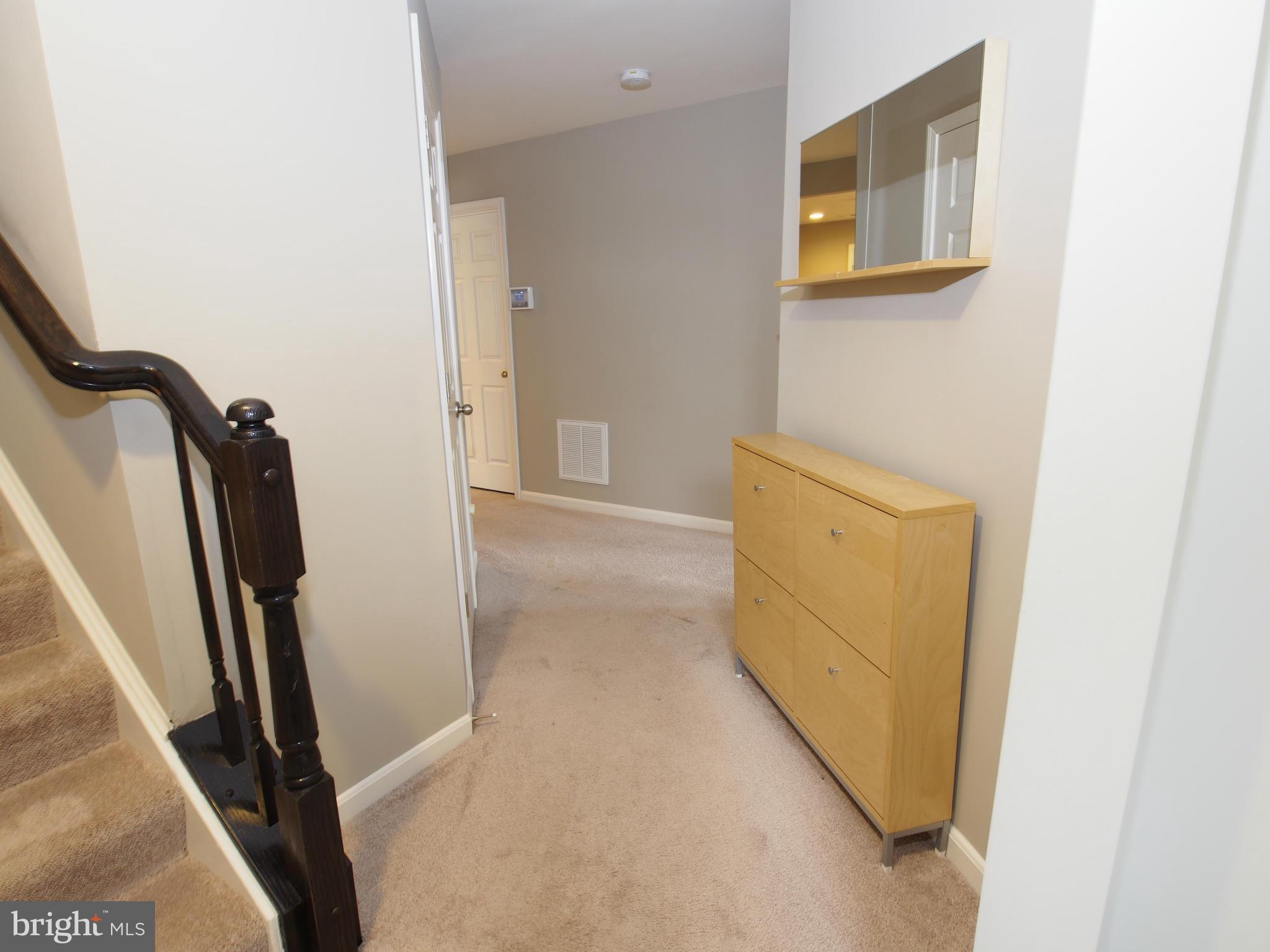 25626 Pleasant Valley Road Chantilly, VA 20152 - Photo 20 of 29 Front Entryway