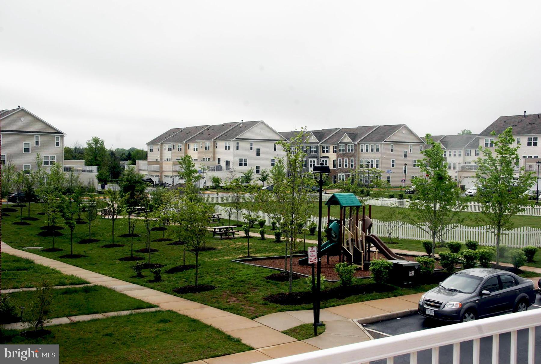 25626 Pleasant Valley Road Chantilly, VA 20152 - Photo 24 of 29 Playground and Picnic Area