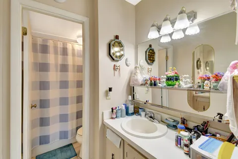 $220,000 | 3113 South Ocean Drive, Unit 504, Hallandale Beach, FL 33009