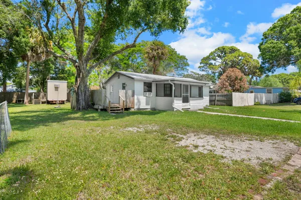 $220,000 | 390 Baysinger Avenue, Fort Pierce, FL 34982