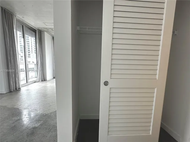 $3,400 | 151 Southeast 1st Street, Unit 1501, Miami, FL 33131