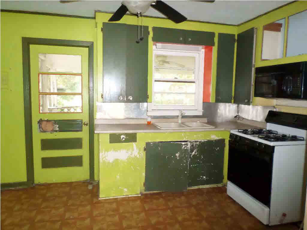 2737 Old Country Club Road Pearl, MS 39208 - Photo 5 of 13 Kitchen View 2