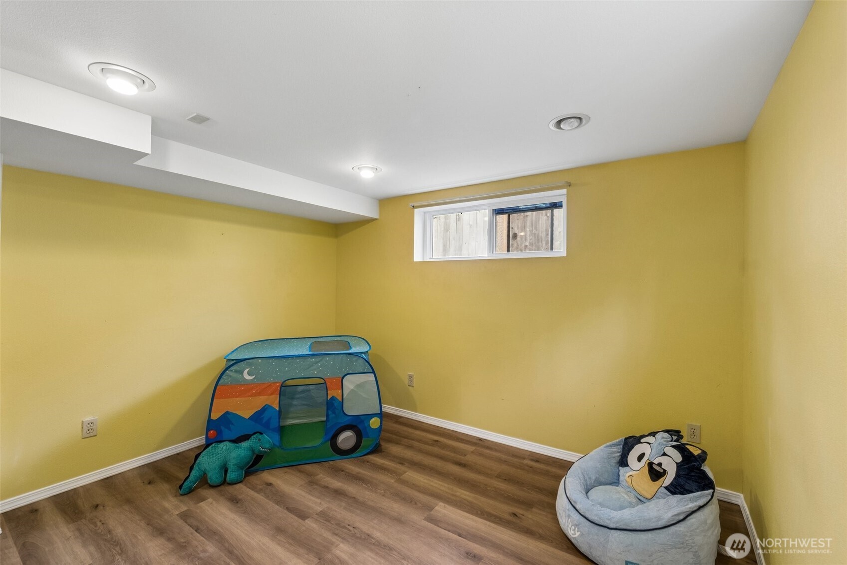 1911 13th Street Everett, WA 98201 - Photo 19 of 31