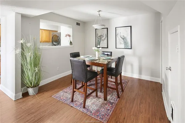 $1,350 | 2411 De Lee Street, Unit 5, Bryan, TX 77802