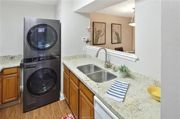 $1,350 | 2411 De Lee Street, Unit 5, Bryan, TX 77802
