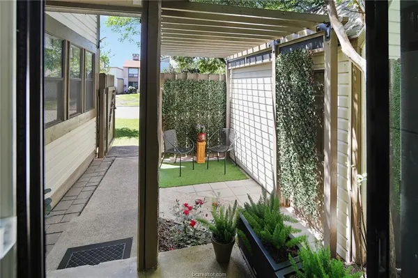 $1,350 | 2411 De Lee Street, Unit 5, Bryan, TX 77802