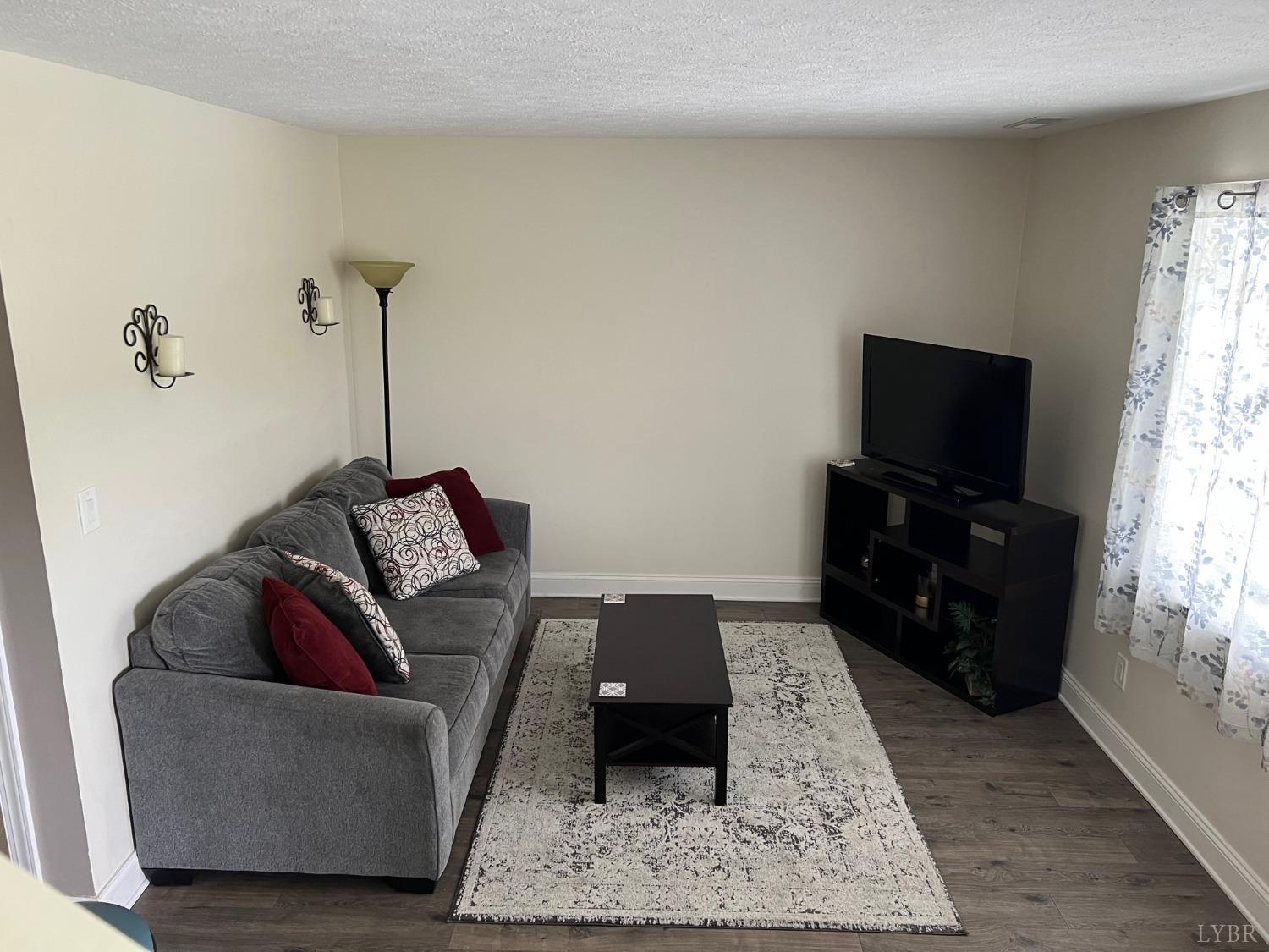 902 Goose Ridge Drive Forest, VA 24551 - Photo 4 of 26 LIVING ROOM