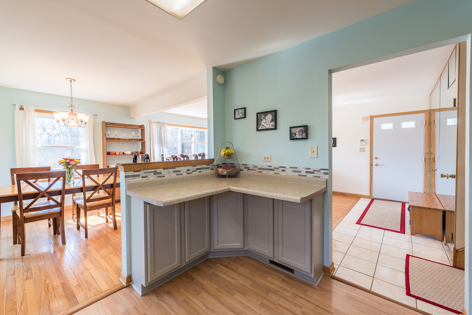 26-w056 Jewell Road Wheaton, IL 60187 - Photo 10 of 29 Gallery Image 10